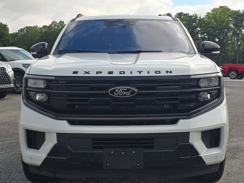 Used 2025 Ford Expedition Platinum w/ Stealth Performance Package AWD/4WD image 8