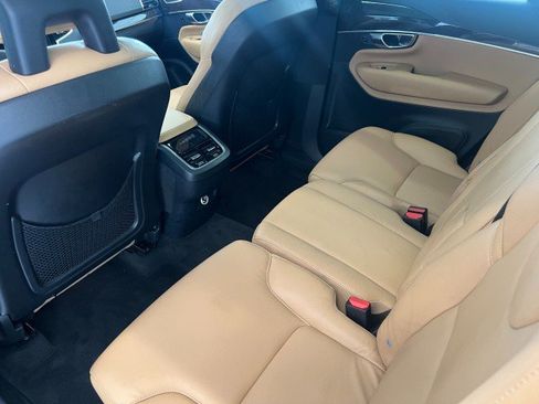 Used 2018 Volvo XC90 T6 Momentum w/ Momentum Plus Package AWD/4WD image 23