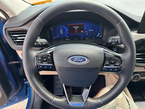 Used 2022 Ford Escape SEL w/ Technology Package FWD image 20