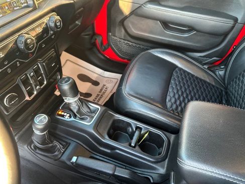 Used 2022 Jeep Wrangler Unlimited Sahara image 16