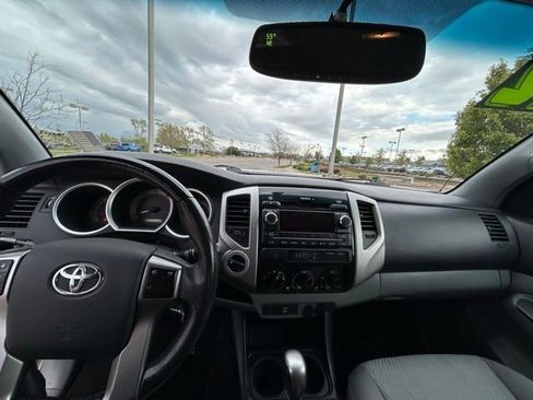 Used 2012 Toyota Tacoma 4x4 Double Cab w/ SR5 Pkg image 12