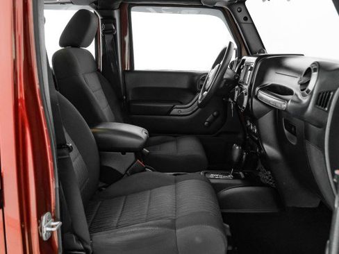 Used 2012 Jeep Wrangler Unlimited Sport image 30