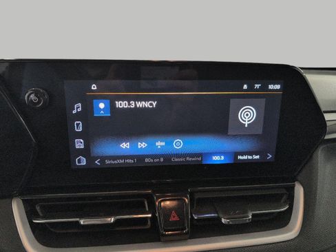 Used 2025 Chevrolet TrailBlazer LT AWD/4WD image 7