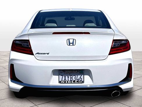 Used 2017 Honda Accord EX image 7