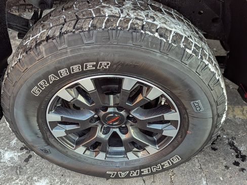 Used 2021 Nissan Titan PRO-4X w/ Pro-4x Convenience Package image 36