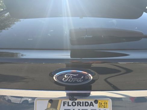 Used 2019 Ford Edge Titanium w/ Equipment Group 301A FWD image 5
