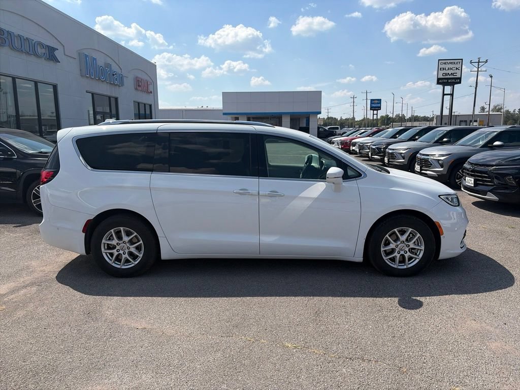 Used 2021 Chrysler Pacifica Touring-L w/ Uconnect Theater Family Group FWD image 7