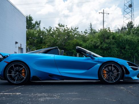 Used 2020 McLaren 720S Spider image 9