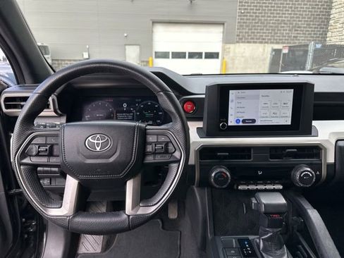 Used 2024 Toyota Tacoma TRD Off-Road image 17