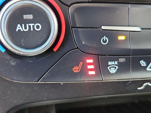 Used 2017 Ford Focus Titanium FWD image 30