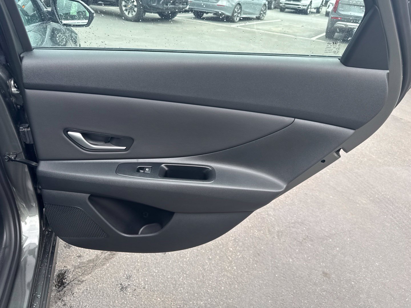 Used 2025 Hyundai Elantra Limited FWD image 12