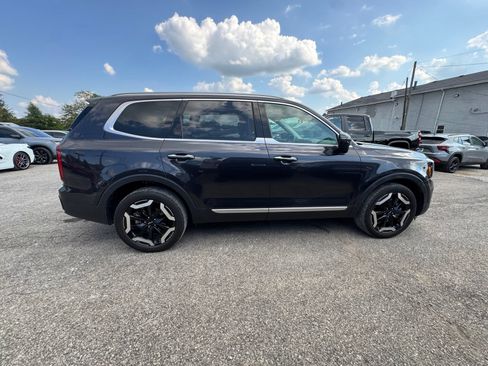 Used 2025 Kia Telluride S FWD image 7