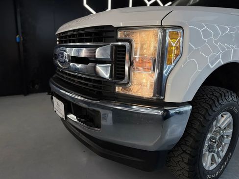 Used 2017 Ford F350 XLT w/ FX4 Off-Road Package image 2