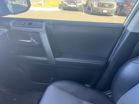 Used 2022 Toyota 4Runner SR5 Premium image 57