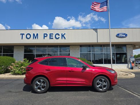 Used 2024 Ford Escape ST-Line w/ Tech Pack #1 AWD/4WD image 6