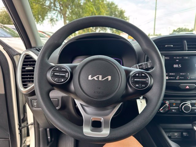 Used 2025 Kia Soul LX w/ LX Technology Package FWD image 28
