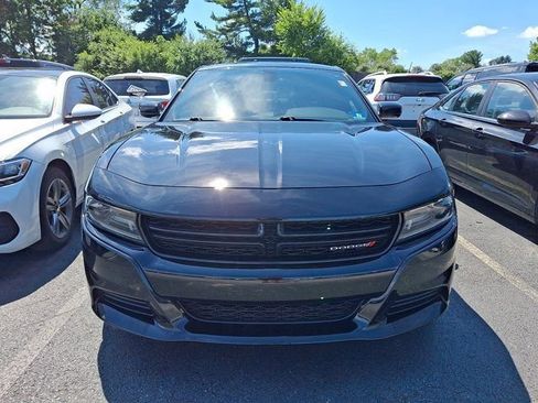 Used 2020 Dodge Charger SXT w/ Blacktop Package RWD image 2