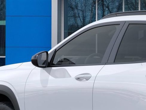 New 2026 Chevrolet Trax LT w/ Driver Confidence Package FWD image 12