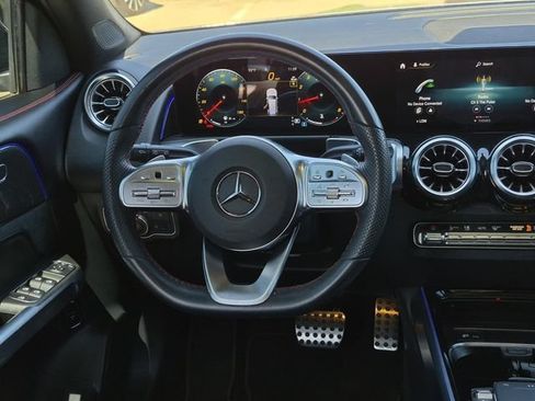 Used 2023 Mercedes-Benz GLB 250 image 19