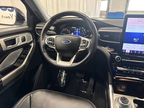 Used 2024 Ford Explorer Limited w/ Limited Technology Package AWD/4WD image 22