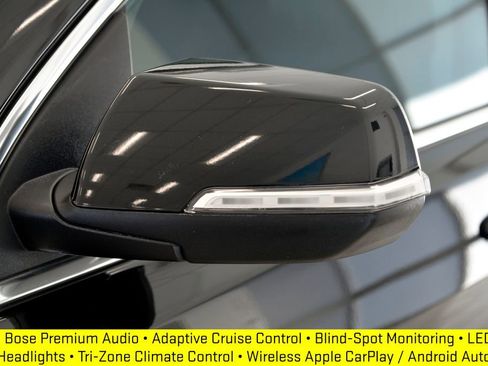 Used 2023 GMC Acadia SLT image 12