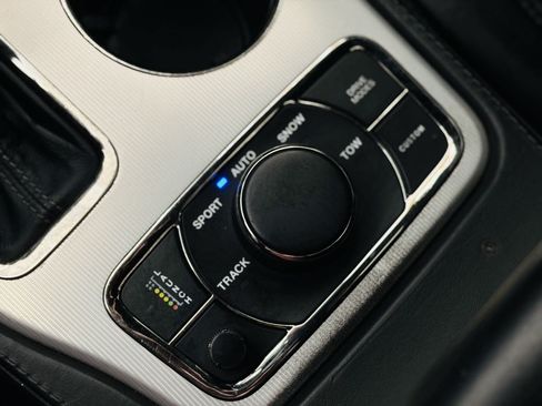 Used 2018 Jeep Grand Cherokee Trackhawk AWD/4WD image 68