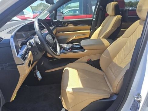 Used 2026 Cadillac Escalade IQL Luxury AWD/4WD image 6