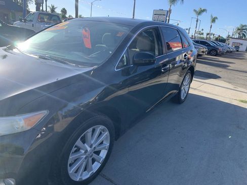 Used 2010 Toyota Venza FWD 4cyl 4dr Crossover image 2