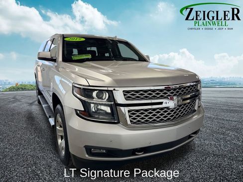 Used 2019 Chevrolet Suburban LT w/ LT Signature Package AWD/4WD image 8