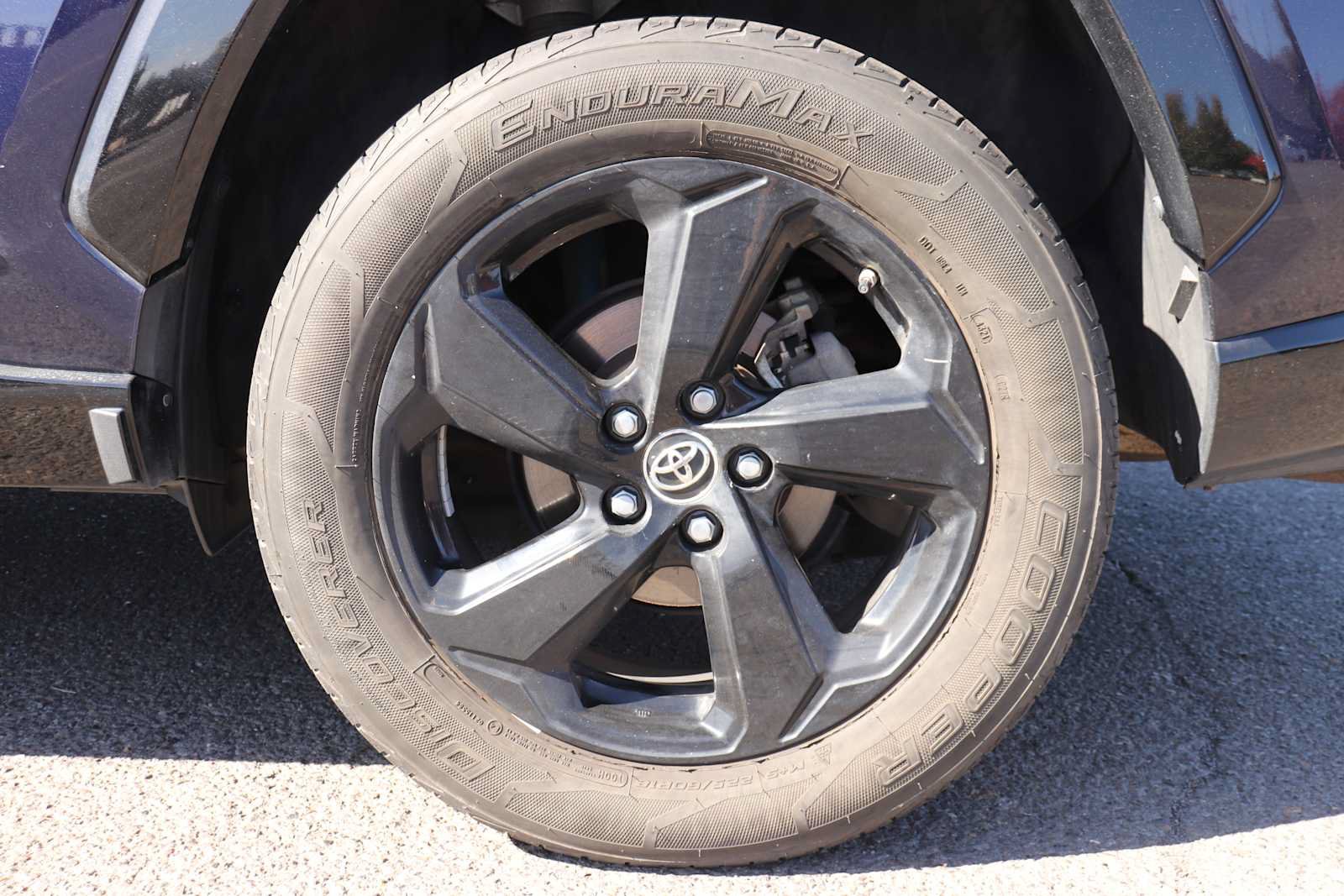 Used 2019 Toyota RAV4 XSE AWD/4WD image 9
