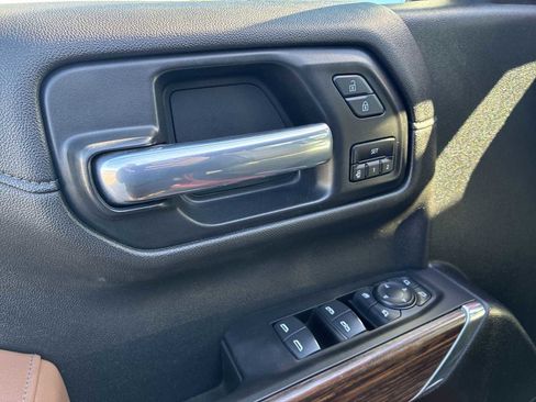 Used 2021 Chevrolet Silverado 1500 High Country image 23