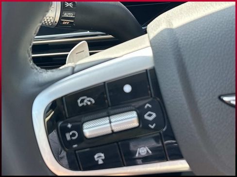 Used 2025 Genesis GV80 2.5T Standard AWD/4WD image 16