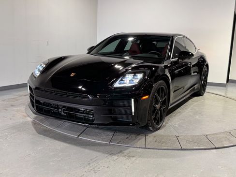 Used 2025 Porsche Panamera 4 image 27