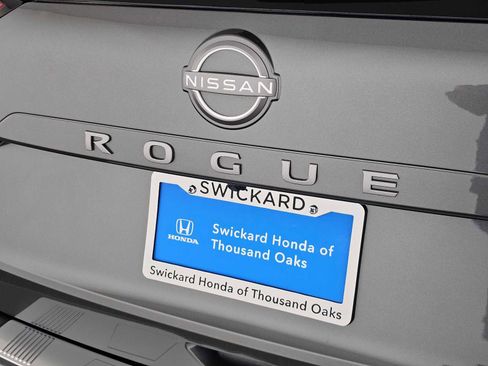 Used 2025 Nissan Rogue SV w/ SV Premium Package image 13