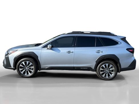 Used 2024 Subaru Outback Touring AWD/4WD image 2