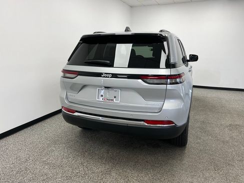 New 2025 Jeep Grand Cherokee Laredo X AWD/4WD image 6