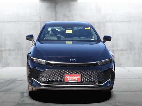 Used 2024 Toyota Crown image 4