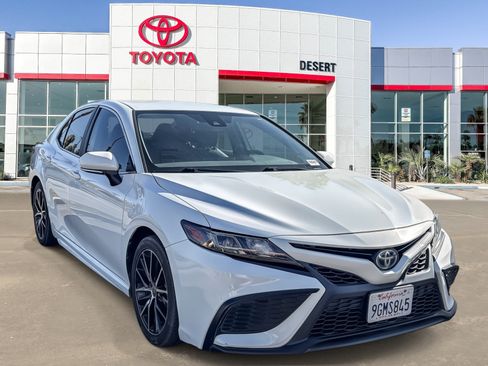 Certified 2023 Toyota Camry SE FWD image 1