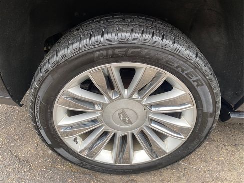 Used 2016 Cadillac Escalade ESV Platinum image 17