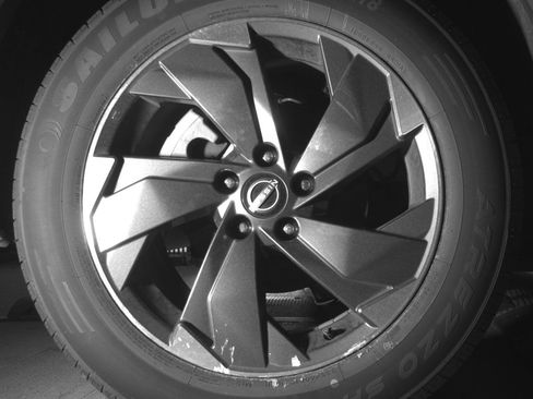 Used 2025 Nissan Rogue SV AWD/4WD image 15