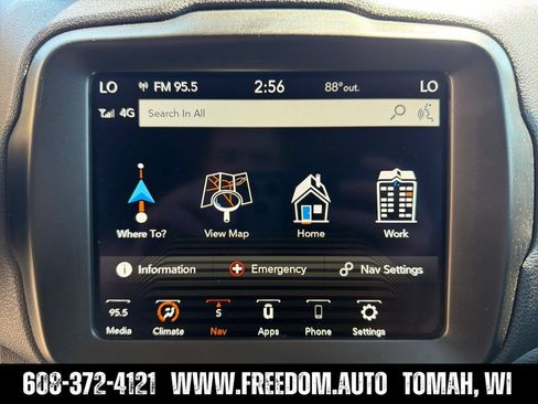 Used 2023 Jeep Renegade Latitude AWD/4WD image 19