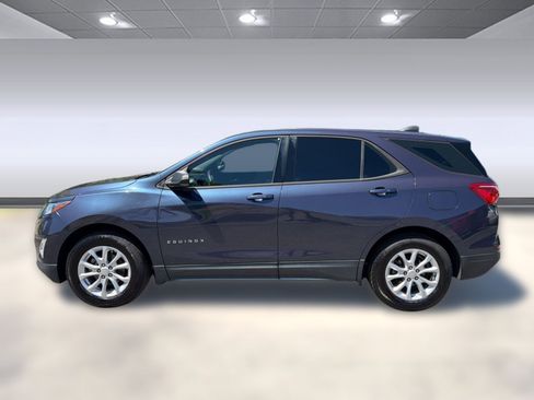 Used 2018 Chevrolet Equinox LS FWD image 2