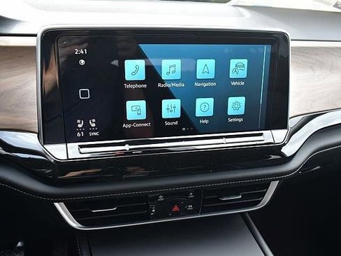 New 2026 Volkswagen Atlas SE image 12