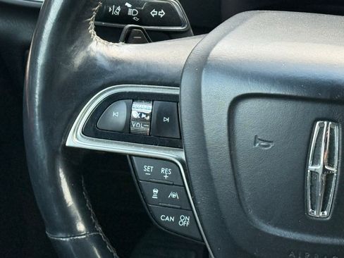 Used 2020 Lincoln Nautilus Reserve w/ Equipment Group 201A image 29