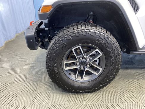 Certified 2025 Jeep Gladiator Mojave image 49