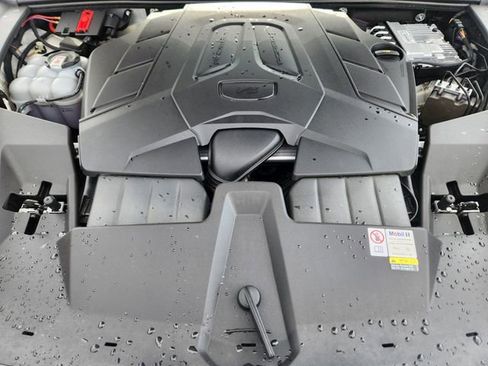 Used 2024 Porsche Cayenne image 22