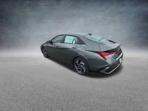 New 2025 Hyundai Elantra Limited image 16