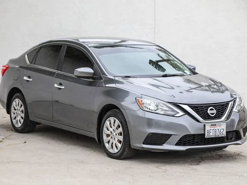 Used 2019 Nissan Sentra S image 3