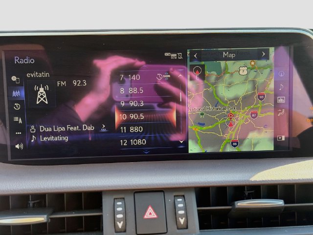 Used 2021 Lexus ES 300h w/ Accessory Package 2 FWD image 13