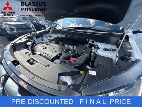 Used 2025 Mitsubishi Outlander Sport SE AWD/4WD image 43